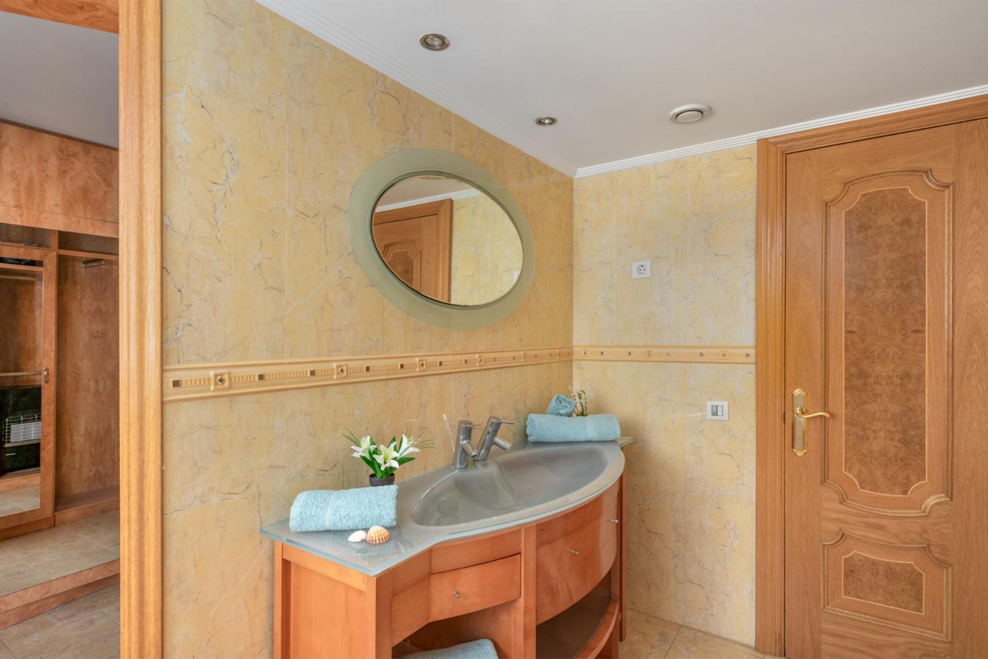 Beachfront, Two Bed- & Bathrooms, Private Parking Fuengirola Exterior foto